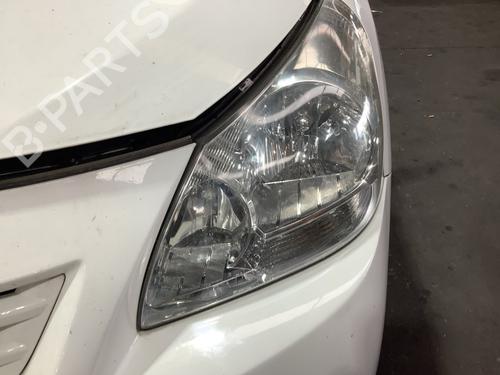 Used Right headlight TOYOTA VERSO (_R2_) 1.6 (ZGR20_, ZGR20R) (132 hp) 29009474