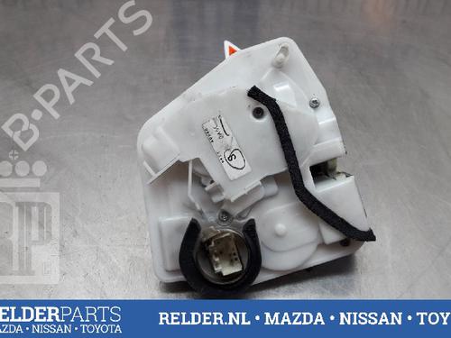 Used Rear left lock MAZDA 2 Hatchback (DL, DJ) 1.5 SKYACTIV-G (90 hp) 22159553