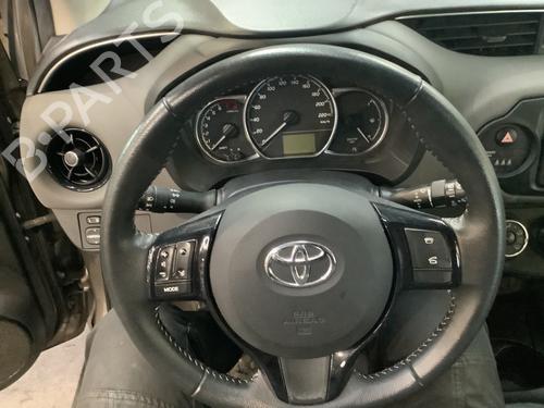 Used Steering wheel TOYOTA YARIS (_P13_) 1.0 (KSP130_, KSP130) (69 hp) 23573218