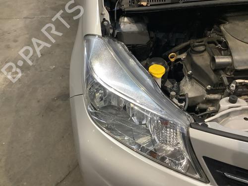 Used Right headlight TOYOTA YARIS (_P13_) 1.0 (KSP130_, KSP130) (69 hp) 22550237