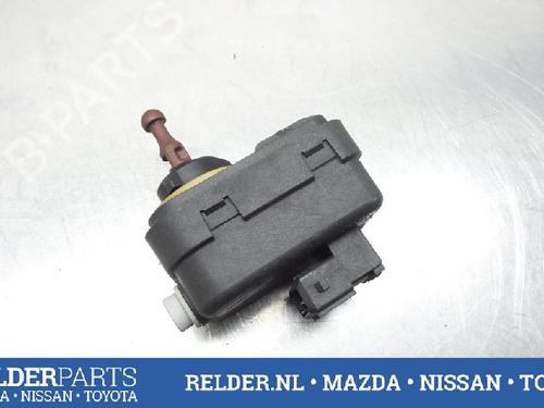 Used Headlight adjuster motor NISSAN MICRA III (K12) 1.2 16V (65 hp) 22145038