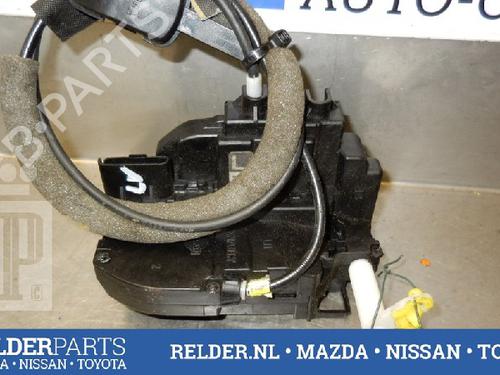 Used Front left lock NISSAN MICRA III (K12) 1.2 16V (80 hp) 22140524