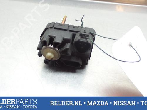 Headlight adjuster motor TOYOTA AVENSIS Estate (_T25_) 2.0 D-4D (CDT250_, CDT250R) | BP22140410E19 