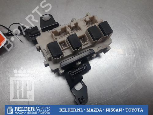Used Fuse box NISSAN QASHQAI II SUV (J11, J11_) 1.2 DIG-T (115 hp) 22161135