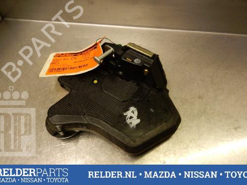 Used Rear right lock TOYOTA COROLLA Verso (_E12_) 1.6 VVT-i (ZZE121_, ZZE121R) (110 hp) 22134432