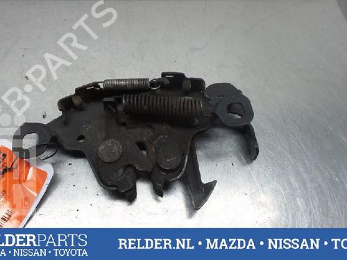 Used Hood lock NISSAN MICRA III (K12) 1.2 16V (80 hp) 22147040