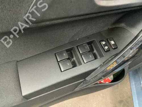 Used Switch TOYOTA AURIS (_E18_) 1.8 Hybrid (ZWE186_, ZWE186R) (136 hp) 22166340