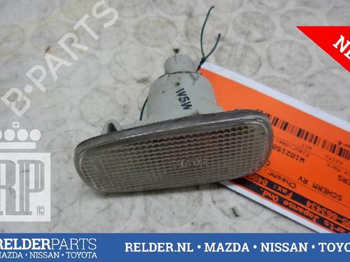 Used Right side indicator TOYOTA COROLLA Verso (_E12_) 2.0 D-4D (CDE120_, CDE120R) (90 hp) 22136913