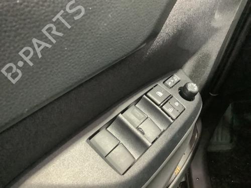 Switch TOYOTA YARIS CROSS (MXP_) 1.5 Hybrid AWD-i (MXPJ16) | BP40443950I30 - Image 3