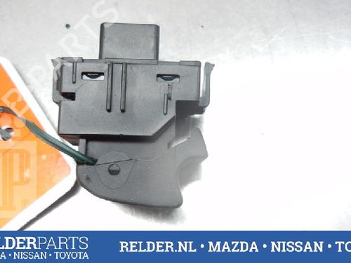 Used Switch TOYOTA COROLLA (_E12_) 1.6 VVT-i (ZZE121_, ZZE121R) (110 hp) 22136205