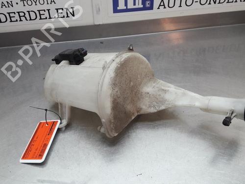Used Windscreen washer tank TOYOTA YARIS (_P1_) 1.0 (SCP10_, SCP10R) (68 hp) 22164296