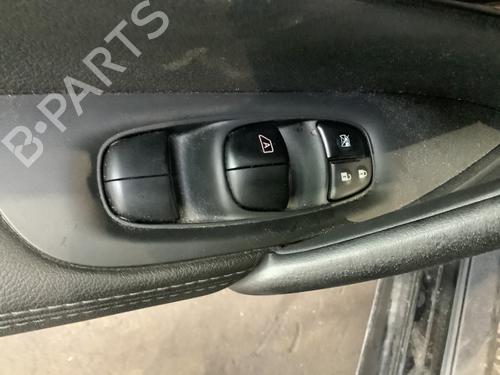 Used Switch NISSAN QASHQAI II SUV (J11, J11_) 1.2 DIG-T (115 hp) 22167371