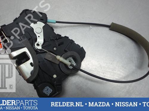 Used Front right lock TOYOTA COROLLA (_E12_) 1.4 VVT-i (ZZE120_, ZZE120R) (97 hp) 22151749