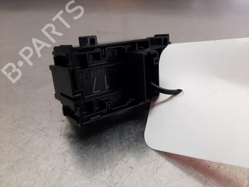 Used Switch Switch TOYOTA YARIS CROSS (MXP_) 1.5 Hybrid (MXPJ10) (116 hp) 24623158 24623158