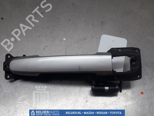 Used Front right exterior door handle TOYOTA YARIS (_P9_) 1.4 D-4D (NLP90_, NLP90R) (90 hp) 22156670