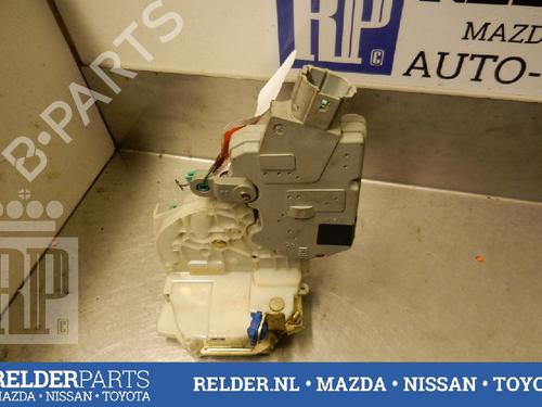 Used Rear right lock NISSAN PRIMERA Hatchback (P11) 1.8 16V (114 hp) 22141870