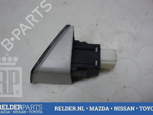 Used Switch TOYOTA YARIS (_P9_) 1.3 VVT-i (SCP90_, SCP90R) (87 hp) 22144916