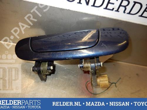 Højre bagtil udvendigt håndtag MAZDA PREMACY (CP) 1.9 (CP10P) (114 hp) 22138511