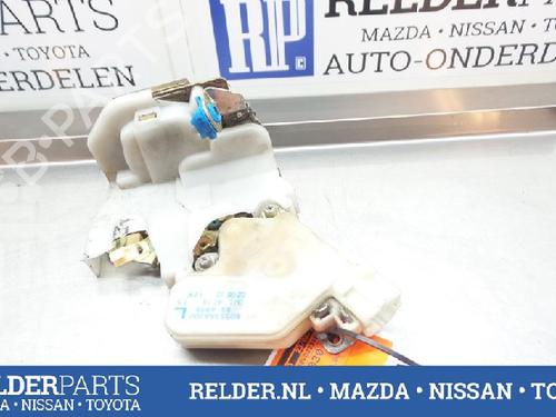 Used Rear left lock NISSAN X-TRAIL I (T30) 2.2 Di 4x4 (114 hp) 22149085