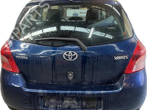 Used Washer pump TOYOTA YARIS (_P9_) 1.3 VVT-i (SCP90_, SCP90R) (87 hp) 24178425