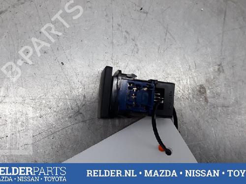 Used Switch TOYOTA YARIS (_P13_) 1.5 Hybrid (NHP130_) (101 hp) 22161354