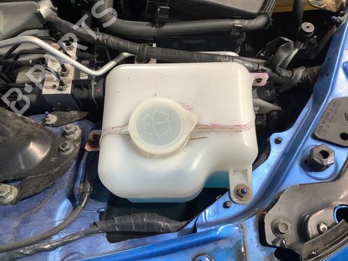 Used Windscreen washer tank Windscreen washer tank MAZDA MX-5 III (NC) 2.0 (NC18) (160 hp) 40062861 40062861