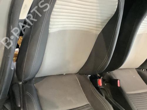 Used Right front seat TOYOTA YARIS (_P13_) 1.5 Hybrid (NHP130_) (101 hp) 22171827