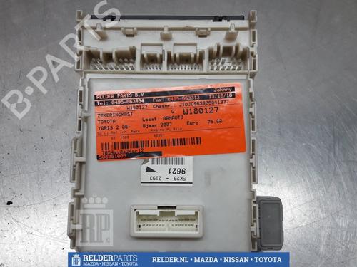 Used Fuse box TOYOTA YARIS (_P9_) 1.0 VVT-i (KSP90_, KSP90R) (69 hp) 22156582