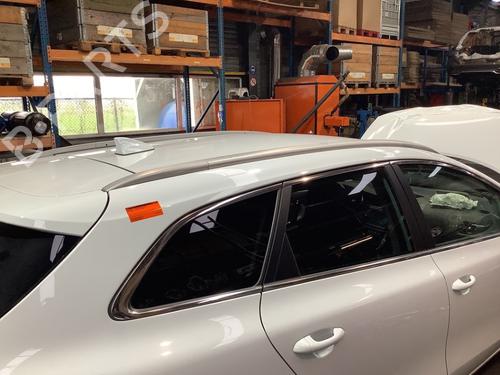 Used Roof bar KIA CEE'D Sportswagon (JD) 1.4 MPI (101 hp) 32220999