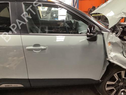 Used Right front door Right front door TOYOTA YARIS CROSS (MXP_) 1.5 Hybrid AWD-i (MXPJ16) (131 hp) 40444001 40444001