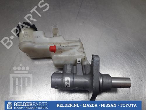 Used Brake master cylinder TOYOTA YARIS (_P13_) 1.3 (NSP130_, NSP130) (99 hp) 22155467