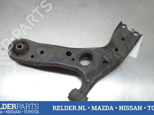 Right front suspension arm TOYOTA AURIS (_E15_) 1.8 Hybrid (ZWE150_, ZWE150R) | BP22152627M13 