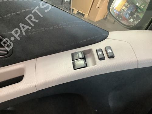 Used Switch TOYOTA YARIS (_P9_) 1.3 VVT-i (SCP90_, SCP90R) (87 hp) 24178449