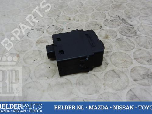 Used Switch NISSAN QASHQAI / QASHQAI +2 I (J10, NJ10, JJ10E) 1.6 (117 hp) 22147313