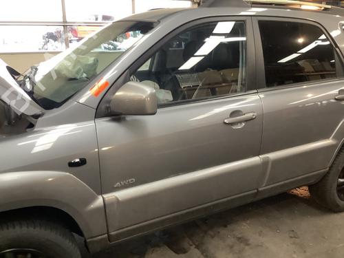 Left front door KIA SPORTAGE II (JE_, KM_) 2.0 i 16V | BP22356642C2