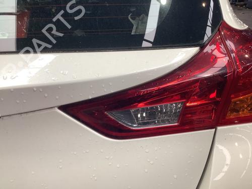 Used Right taillight TOYOTA AURIS (_E18_) 1.8 Hybrid (ZWE186_, ZWE186R) (136 hp) 29812389