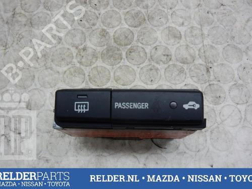 Switch TOYOTA AVENSIS Estate (_T25_) 2.0 VVT-i (AZT250_, AZT250R) | BP22137285I30 