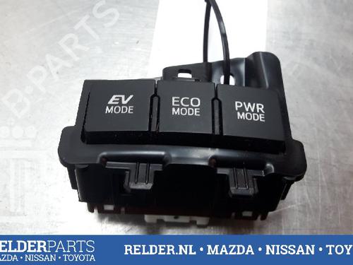 Used Switch TOYOTA AURIS Estate (_E18_) 1.8 Hybrid (ZWE186_, ZWE186R, ZWE186H) (136 hp) 22160581
