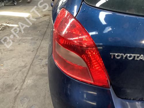 Used Left taillight TOYOTA YARIS (_P9_) 1.3 VVT-i (SCP90_, SCP90R) (87 hp) 24178459