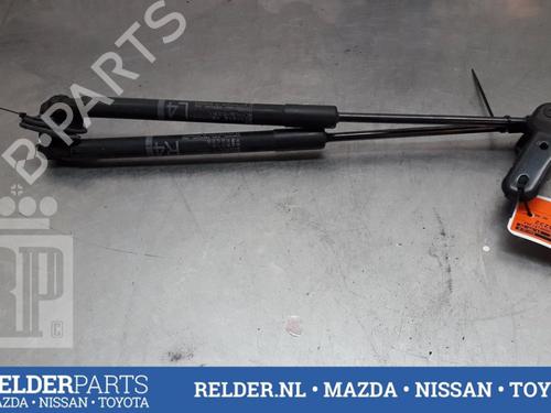 Used Tailgate lift support TOYOTA YARIS (_P13_) 1.5 Hybrid (NHP130_, NHP130) (101 hp) 22160820