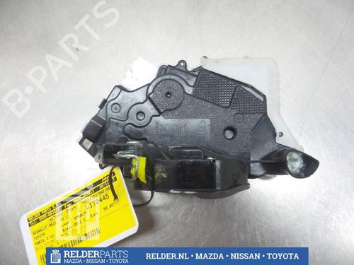 Used Front left lock TOYOTA YARIS (_P13_) 1.3 (NSP130_, NSP130) (99 hp) 22154813