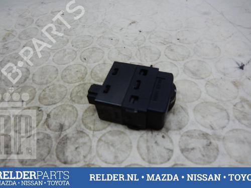 Used Switch NISSAN MICRA III (K12) 1.4 16V (88 hp) 22144837