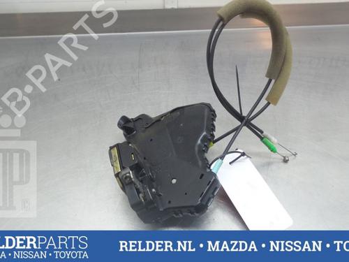 Used Front right lock TOYOTA COROLLA (_E12_) 1.6 VVT-i (ZZE121_, ZZE121R) (110 hp) 22151926