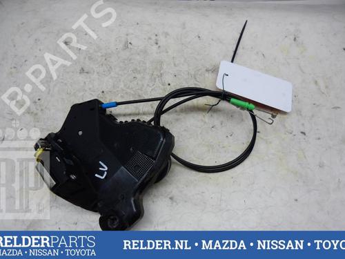Used Front left lock TOYOTA AVENSIS Estate (_T25_) 2.0 D-4D (ADT250_, ADT250R) (126 hp) 22150012