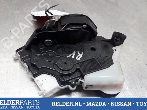 Used Front right lock TOYOTA YARIS (_P9_) 1.33 VVT-i (NSP90_, NSP90R) (100 hp) 22158415