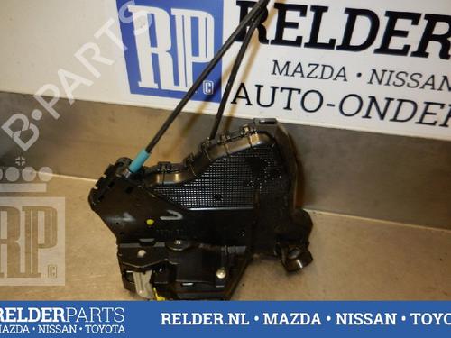 Used Front left lock TOYOTA RAV 4 III (_A3_) 2.2 D 4WD (ALA30_, ALA30R) (177 hp) 22139830