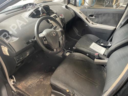 Used Seat buckle TOYOTA YARIS (_P9_) 1.3 VVT-i (SCP90_, SCP90R) (87 hp) 28017200
