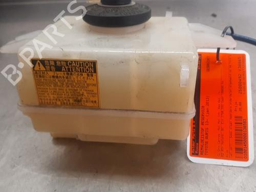 Bremsflüssigkeitsbehälter für Bremsflüssigkeitsbehälter TOYOTA AURIS (_E18_) 1.8 Hybrid (ZWE186_, ZWE186R) (136 hp) 33840151 33840151