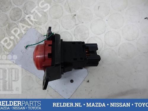 Used Warning switch NISSAN ALMERA TINO (V10) 2.2 dCi (115 hp) 22137137