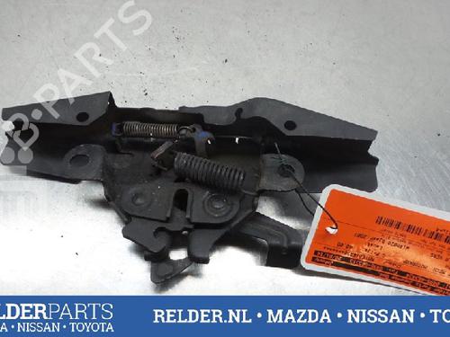 Used Hood lock TOYOTA COROLLA Verso (ZER_, ZZE12_, R1_) 1.8 (ZNR11_, ZNR11R) (129 hp) 22145323
